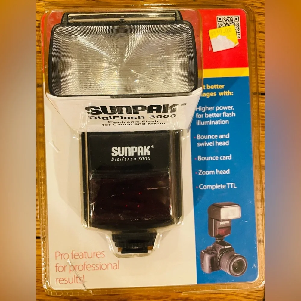 NEW Sunpak DigiFlash 3000, High power flash for Canon DSLR Cameras.